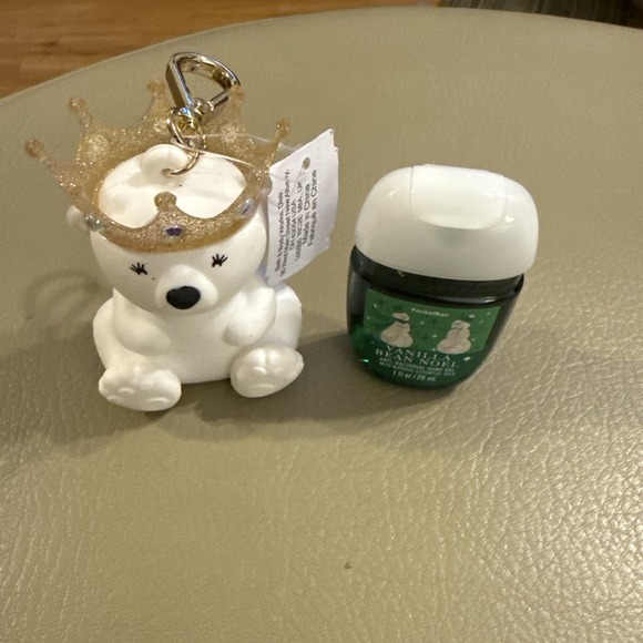 BBW‎ Crown Royal Polar Bear Pocketbac Holder And Vanilla Bean Noel Sanitizer Gel - Picture 2 of 4